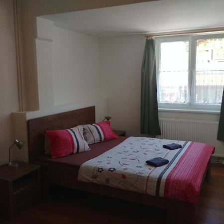 Pod Vinici Hotel Mikulov Bagian luar foto